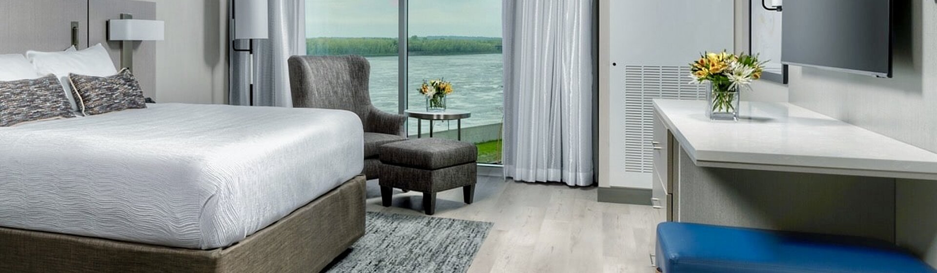 Rooms & Suites